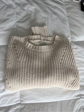 American Eagle Outfitters Ivory Crewneck Knit Sweater